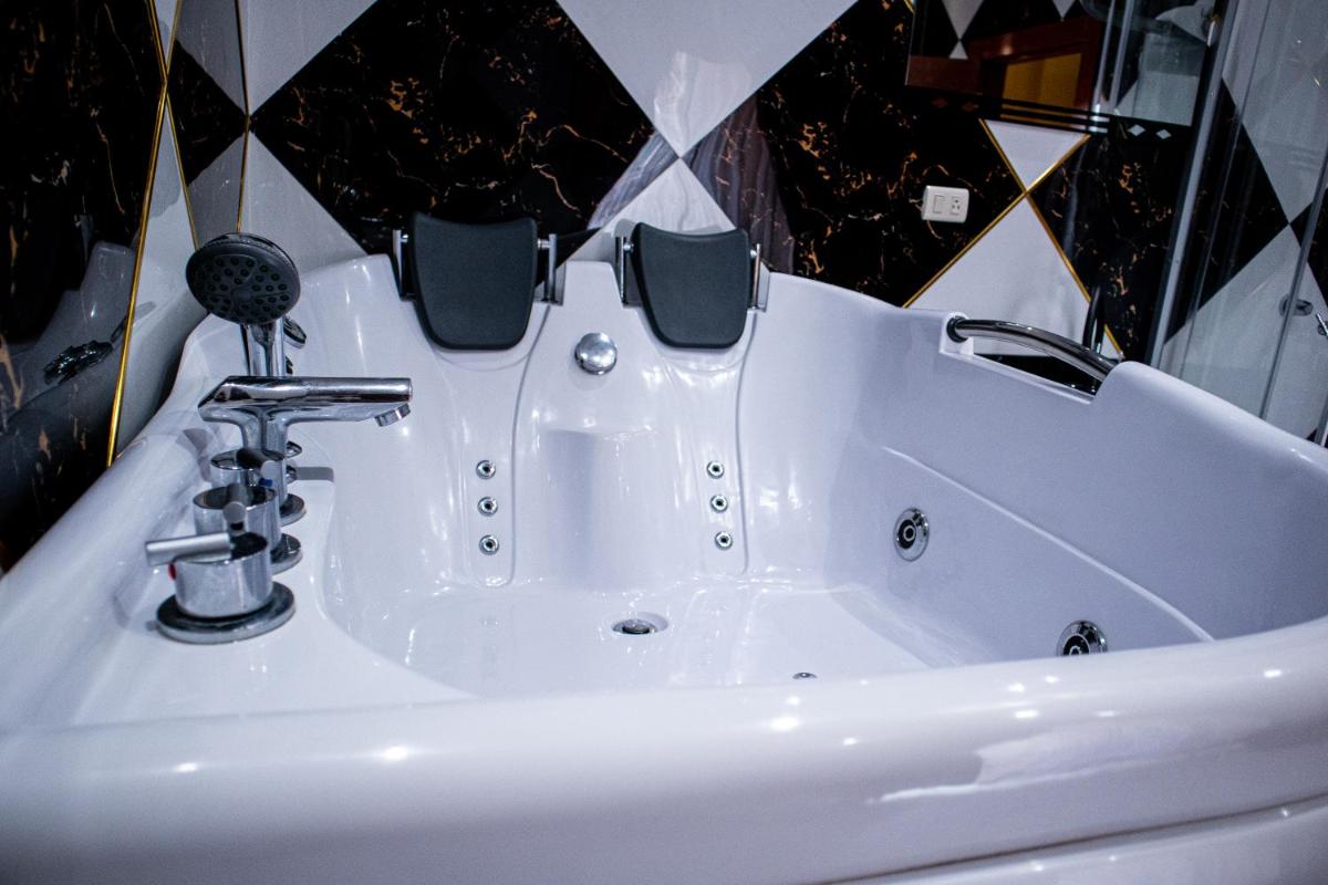 Jacuzzi