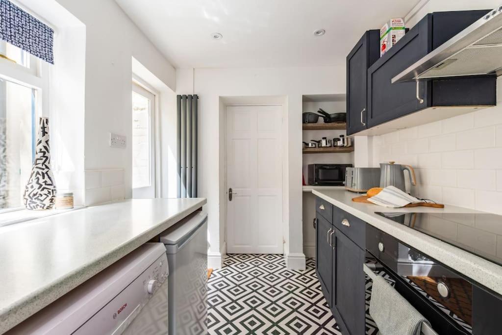 Penarth Townhouse close to Cardiff & Bay view 4