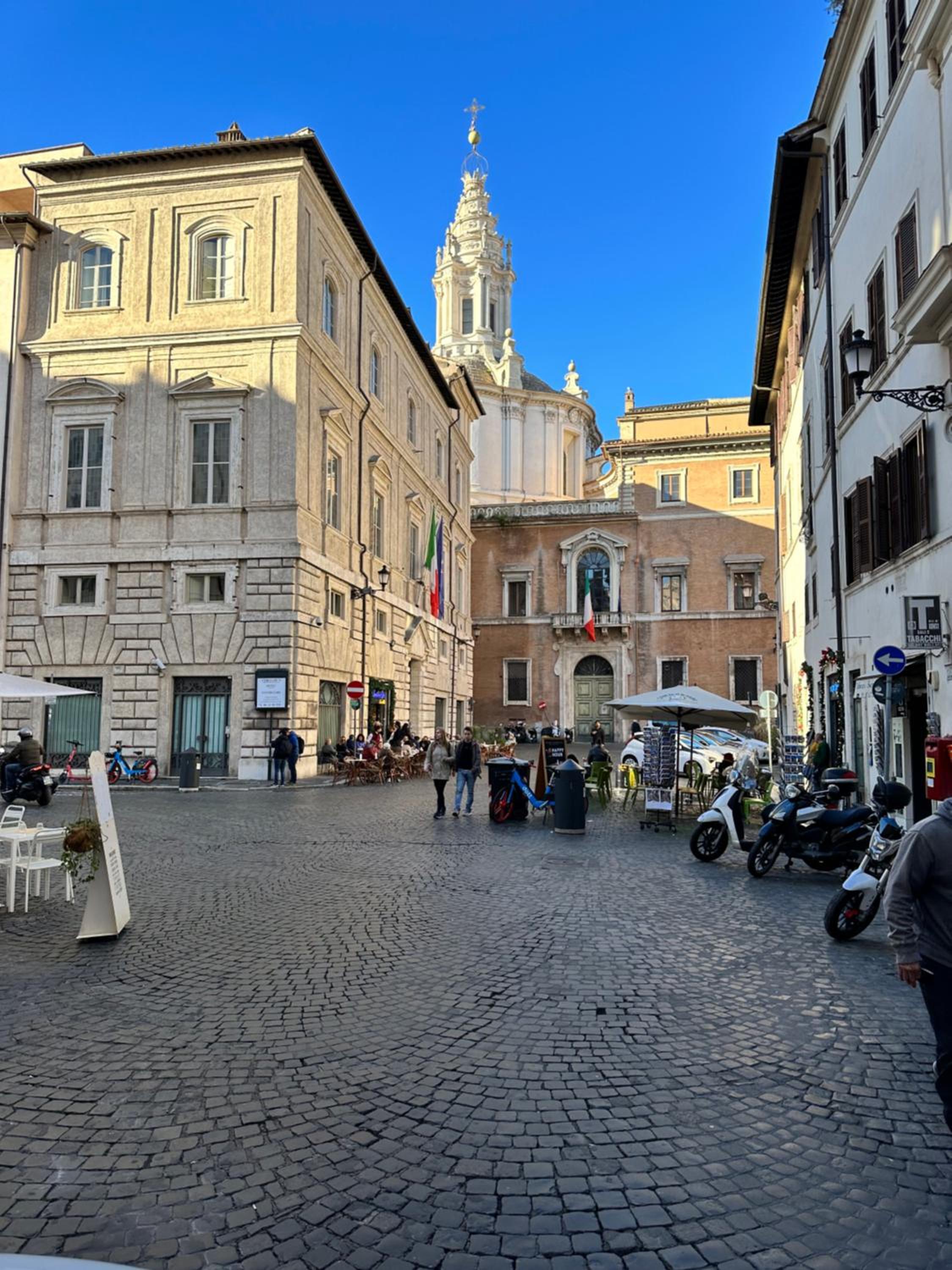 Pantheon Palazzo Nari
