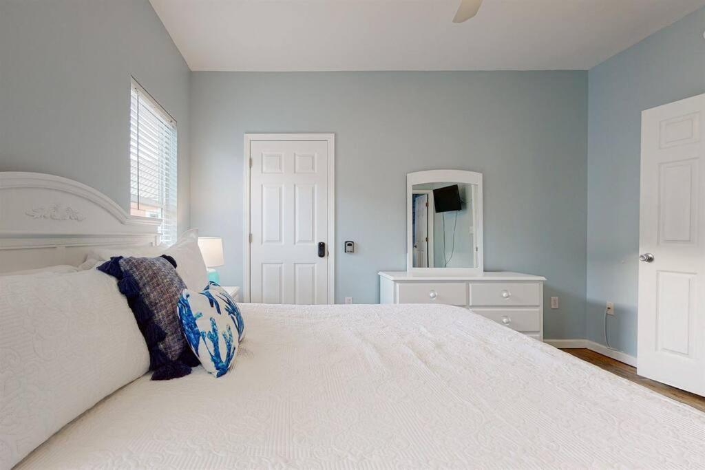 Eye-catching Property w/ Picturesque Coastal Views view 5