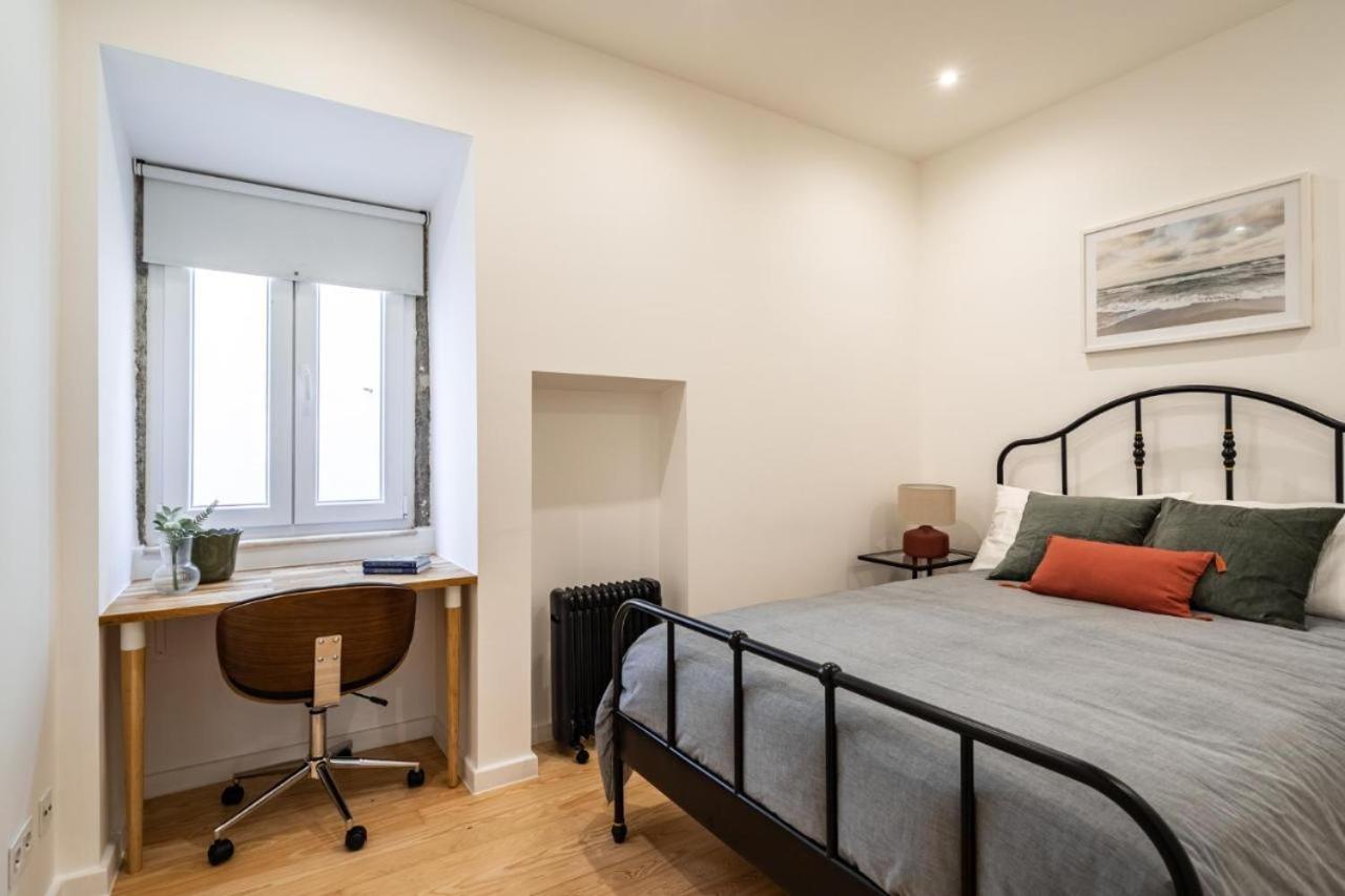 WHome Chic 2-Bed near Santos & Alcântara perfect for Families & Couples view 3