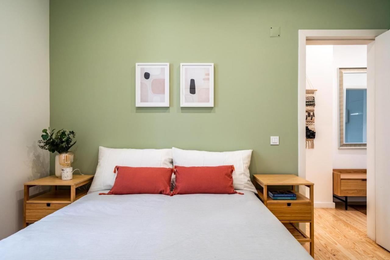 WHome Chic 2-Bed near Santos & Alcântara perfect for Families & Couples view 5