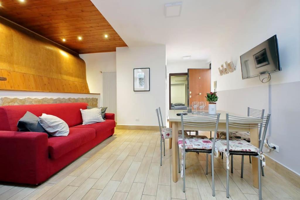 Vatican Flat Spacious Cozy with Court photo 5