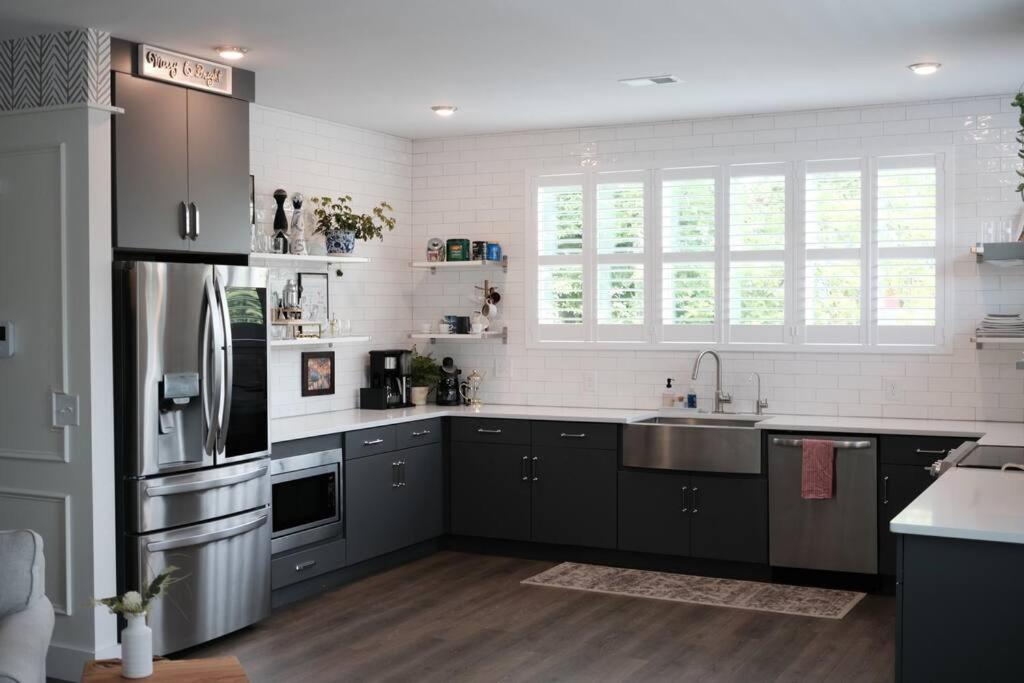 Brand New Downtown Home! view 4