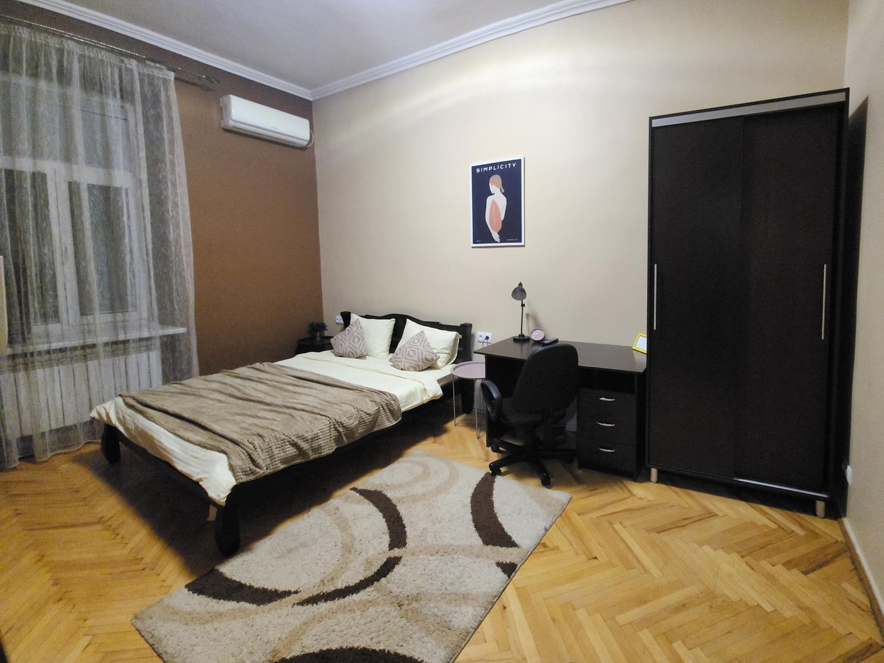 В центрі м.Чернівці 2 кімнатна затишна квартира. view 5
