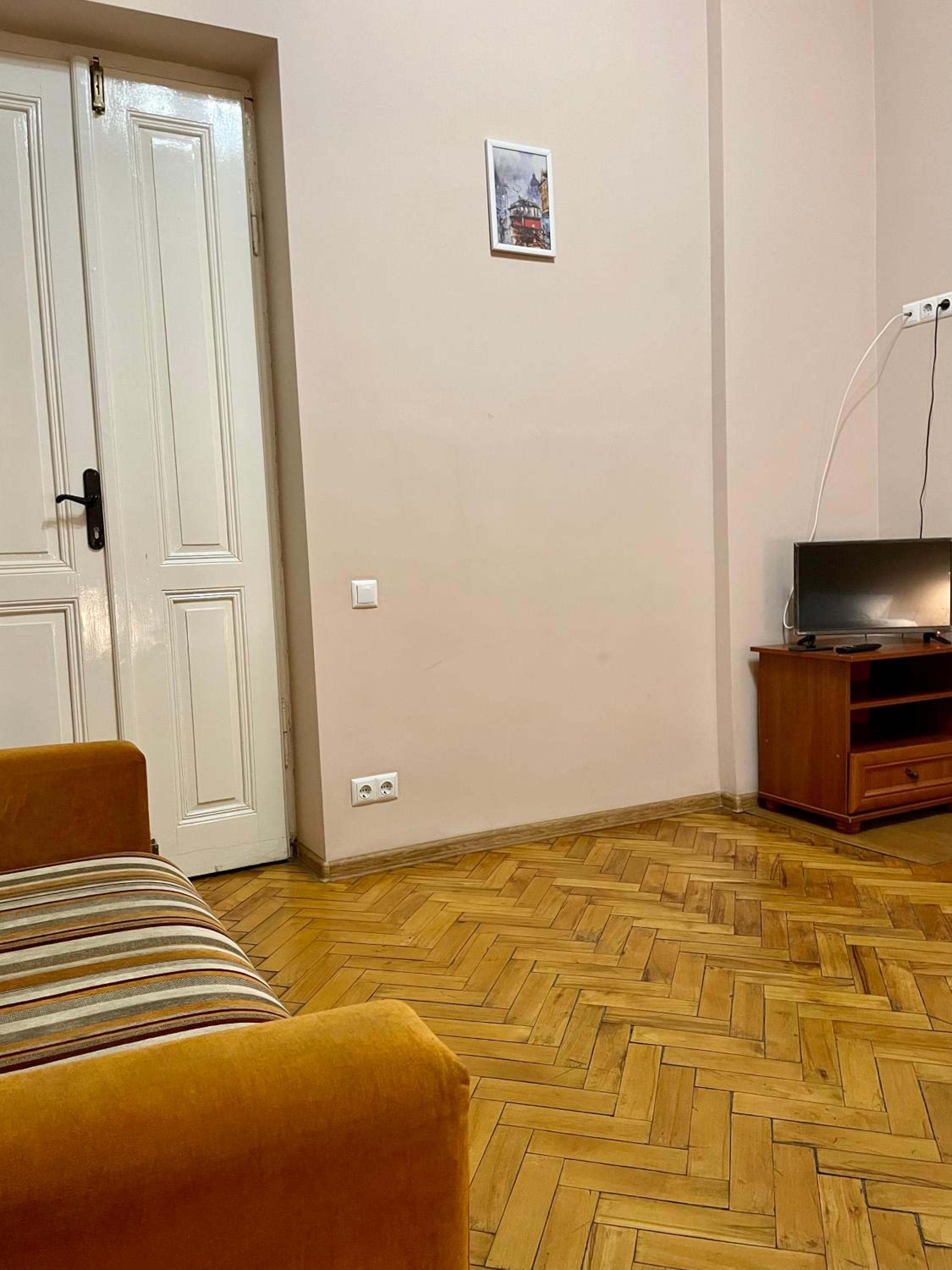 ROMANTIC Apartments - city center 5 15 view 5