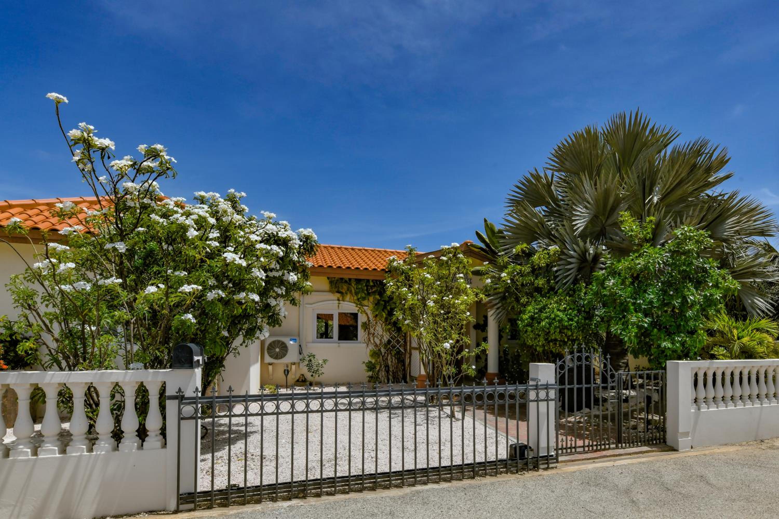 Villa Swiss Paradise with private pool