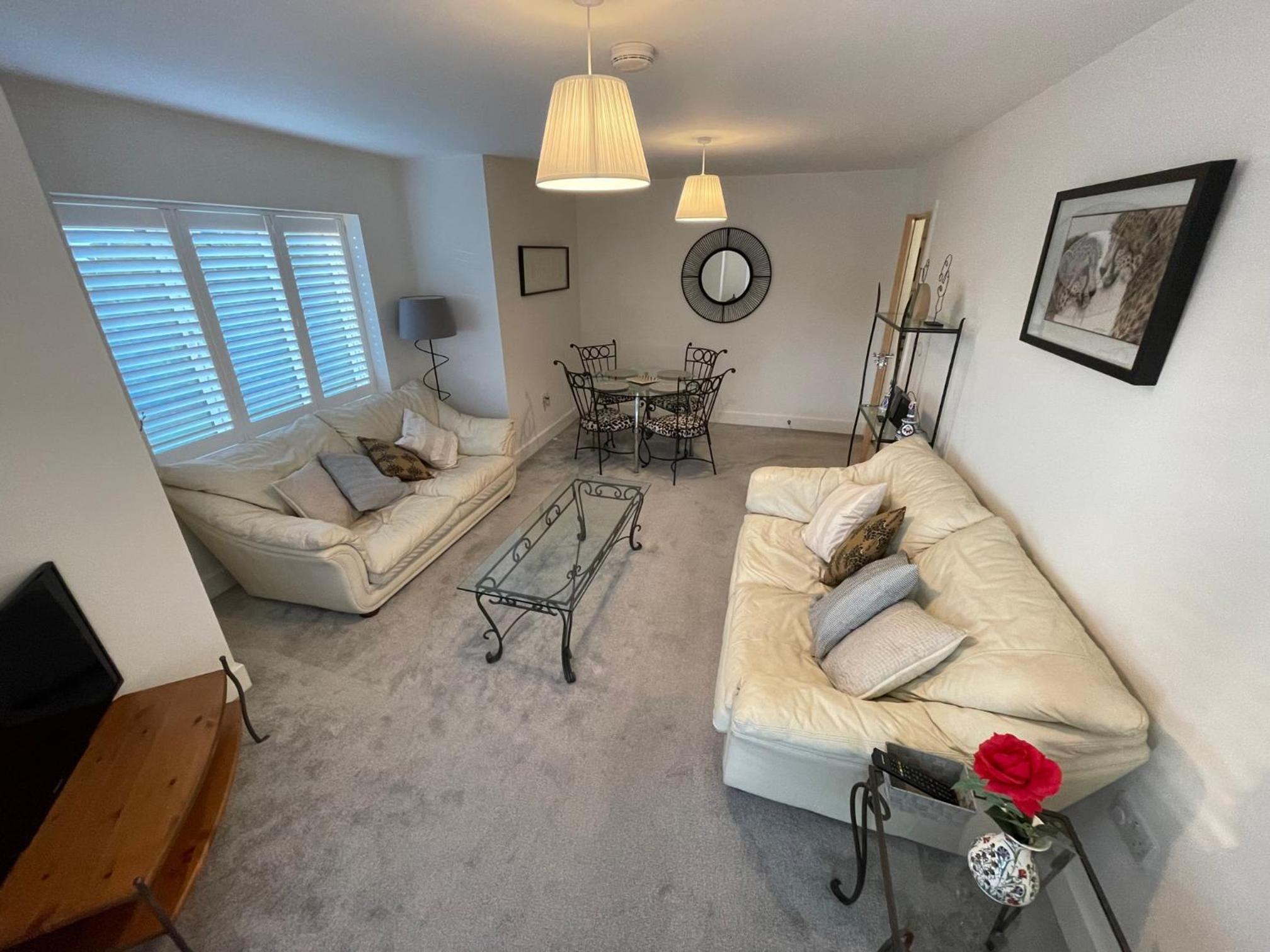 2 Bed 2 Bathroom Gated Apartment 1 Inc free Parking view 2