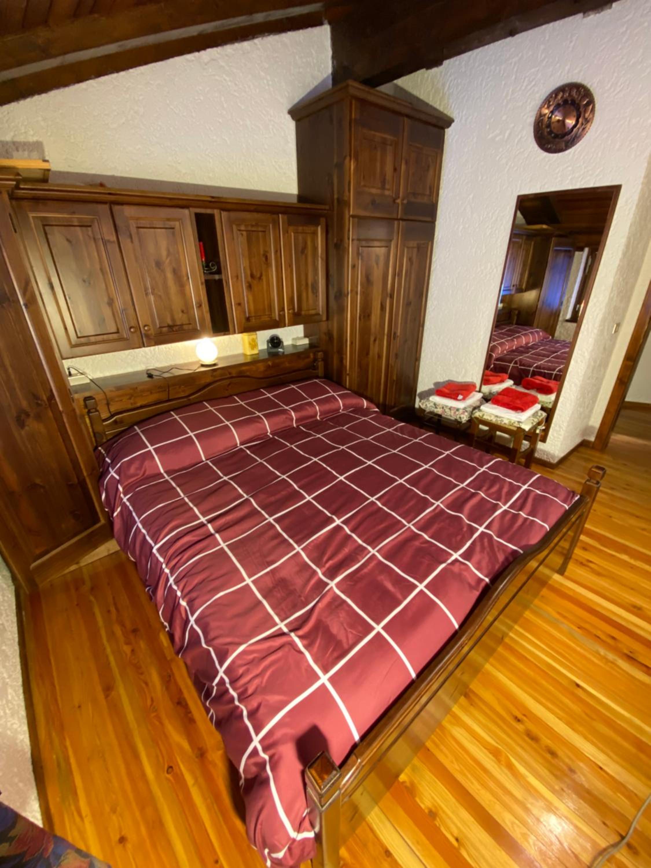 CASA FOLGARIDA 2 BOX AUTO PRIVATI davanti CABINOVIA BELVEDERE view 3