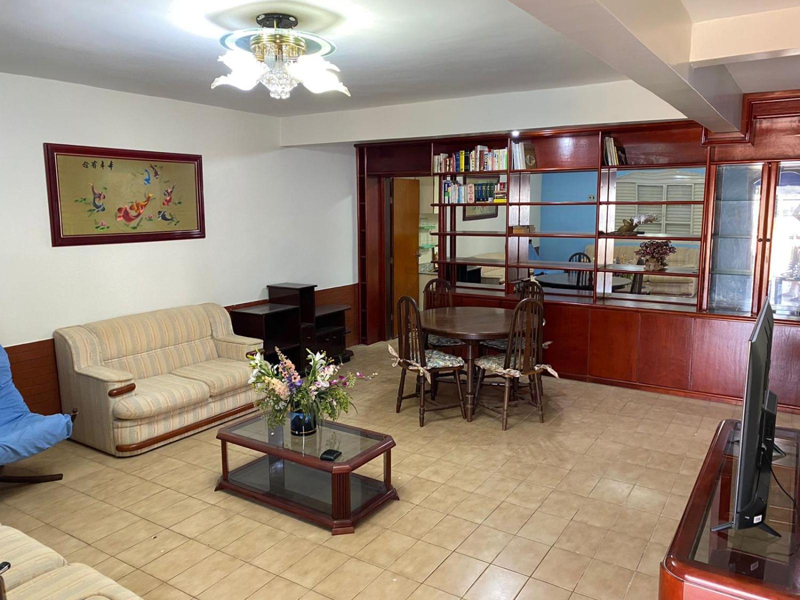 Ampla Casa em condomínio view 3