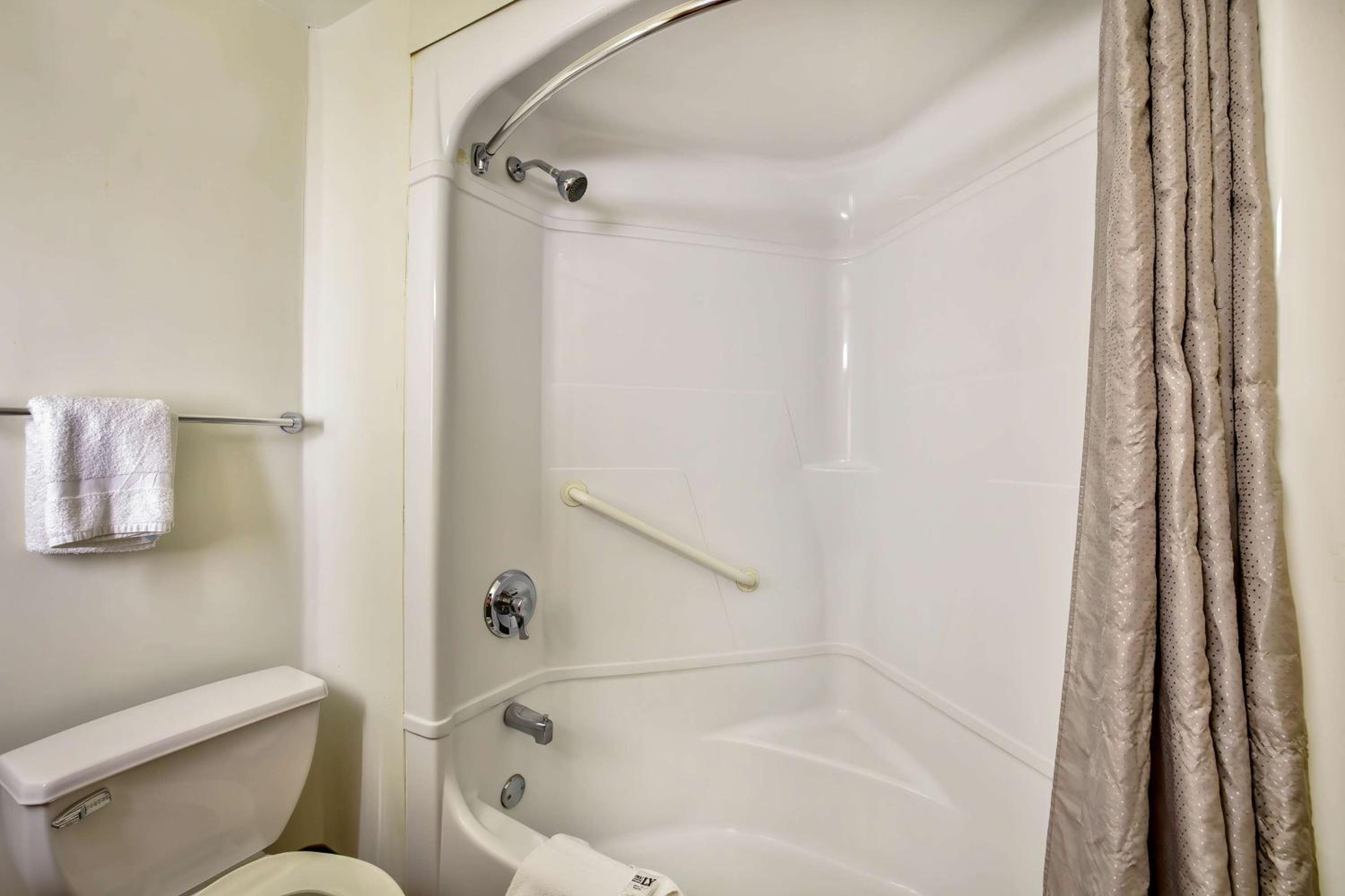 Motel 6-Burlington, ON - Toronto West - Oakville - Property Image 8