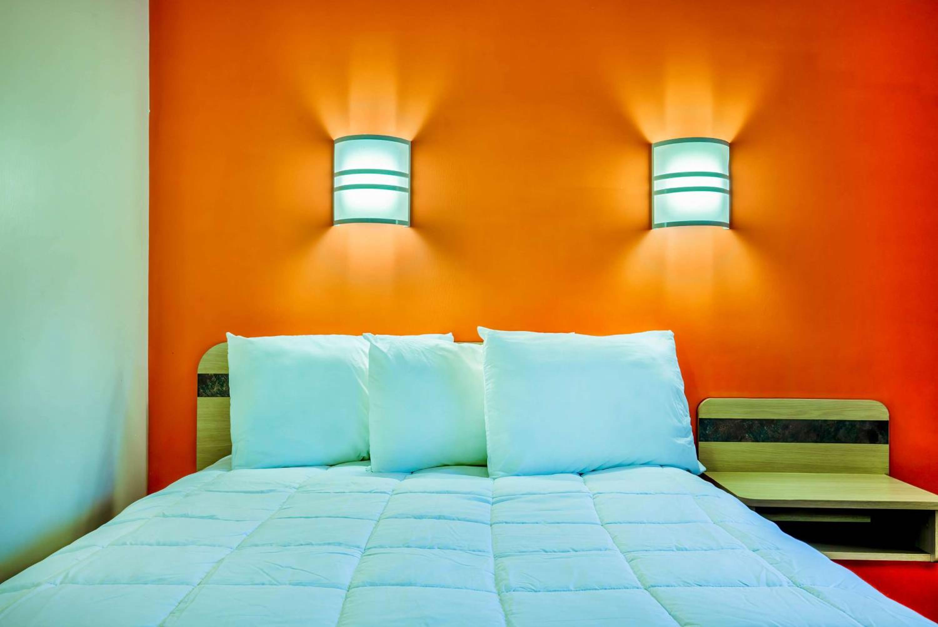 Motel 6-Burlington, ON - Toronto West - Oakville - Property Image 2