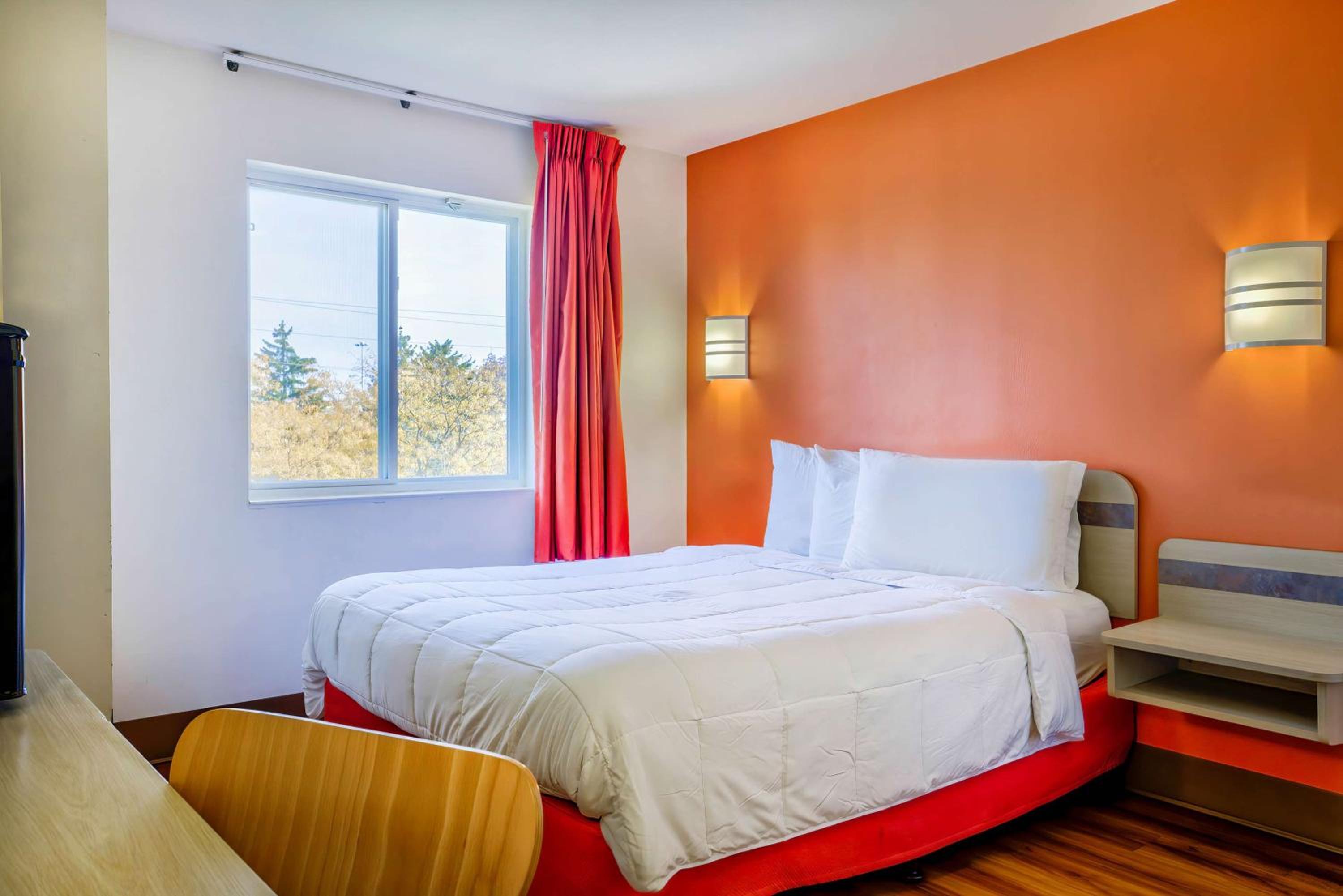 Motel 6-Burlington, ON - Toronto West - Oakville - Property Image 7