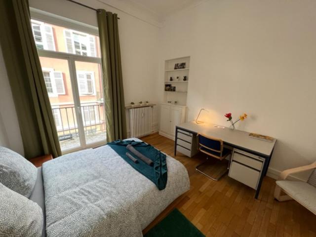 Chambres privées -Private room- dans un spacieux appartement - 100m2 centre proche gare view 5