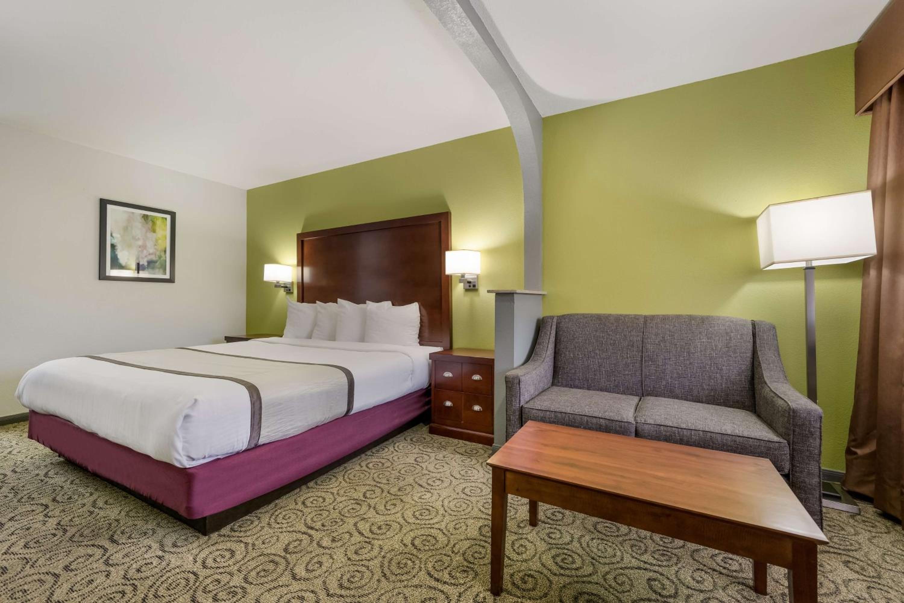 SureStay Hotel by Best Western Deer Park