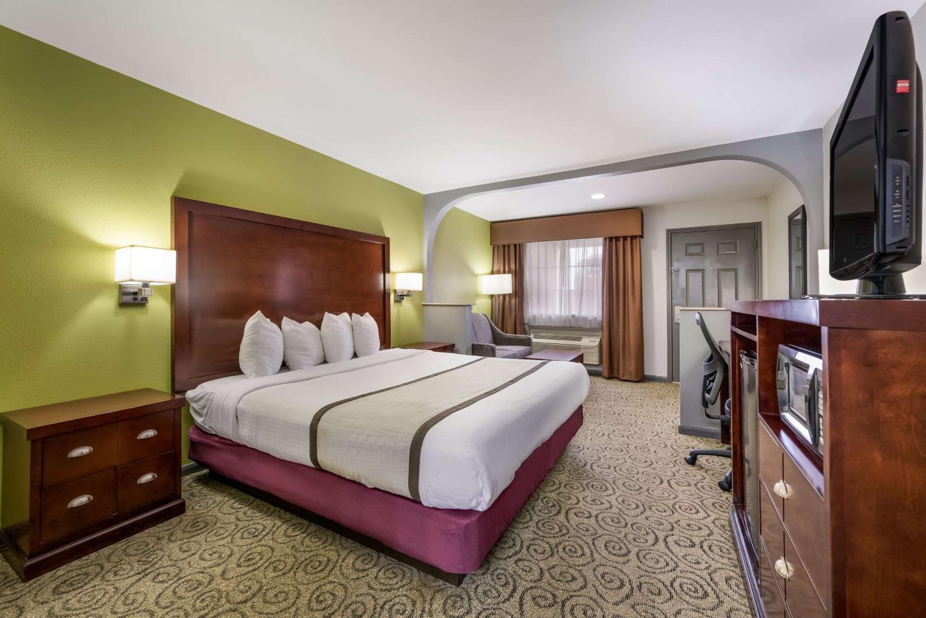 SureStay Hotel by Best Western Deer Park