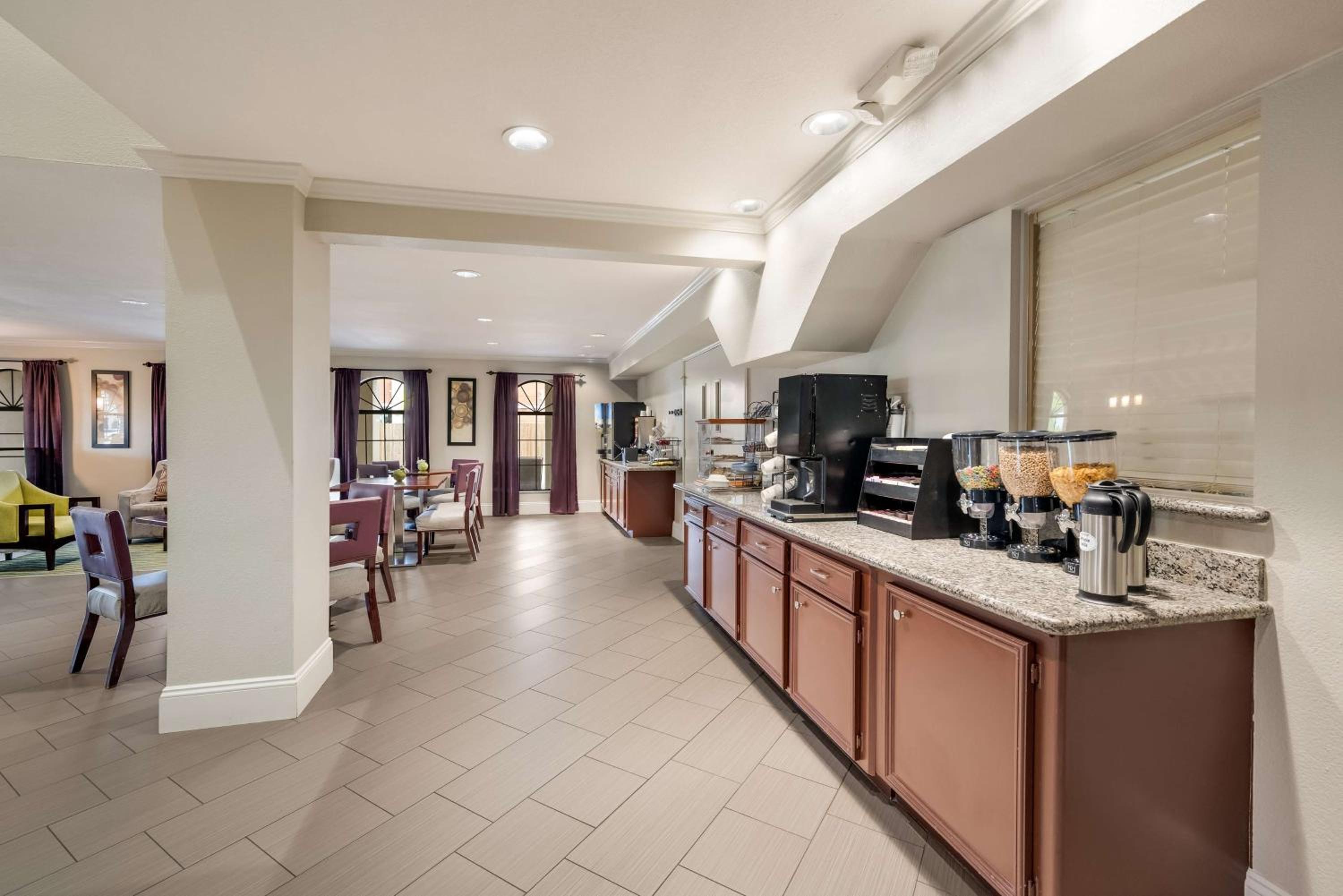 SureStay Hotel by Best Western Deer Park
