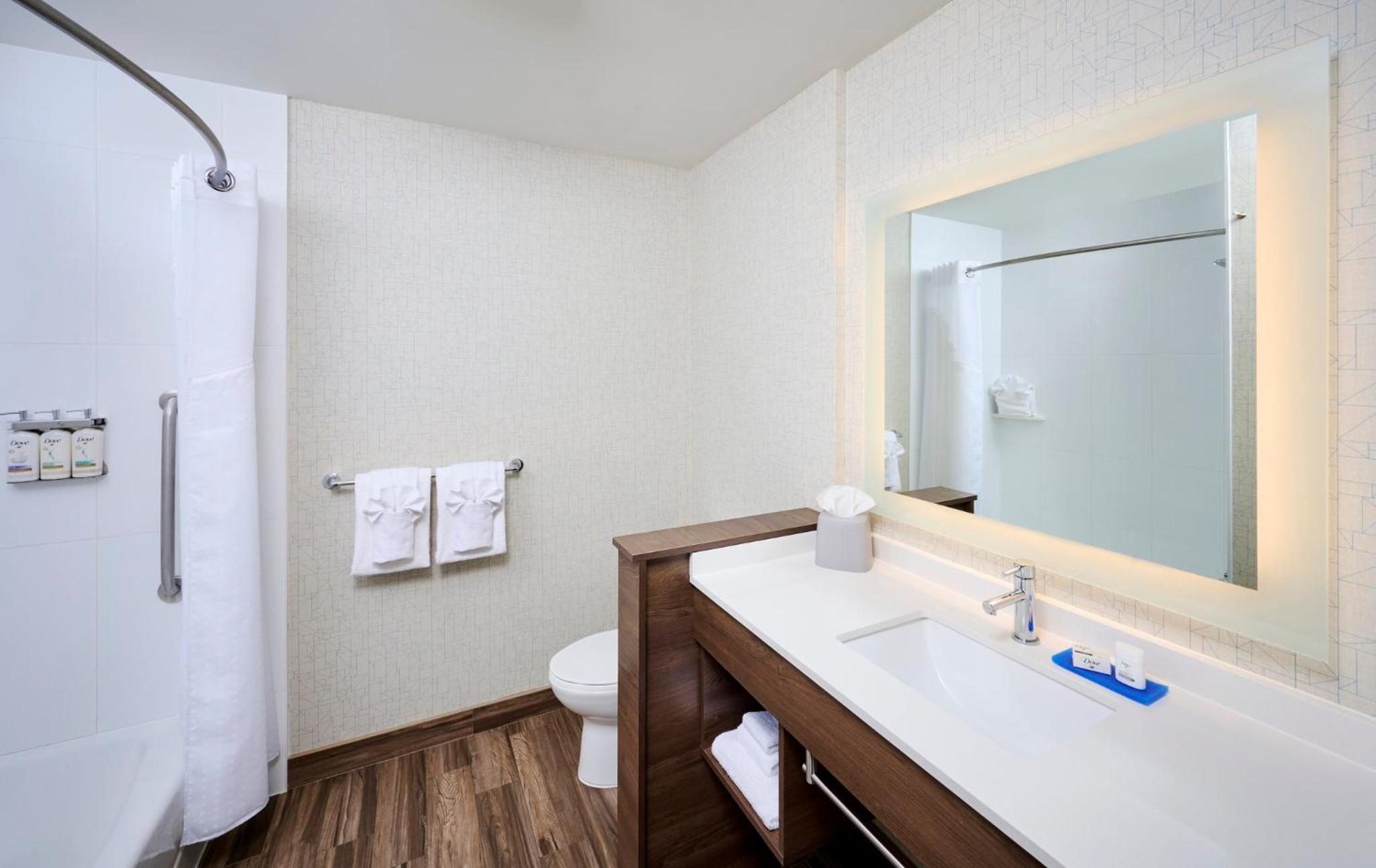 Brantford Vacations - Holiday Inn Express  Suites - Brantford, an IHG Hotel - Property Image 12