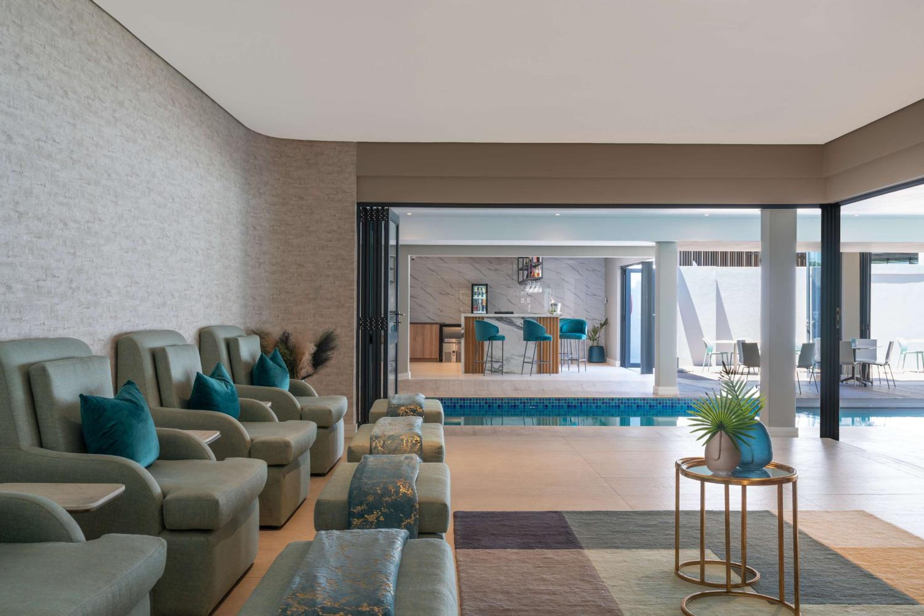 Johannesburg Vacations - Radisson Hotel and Convention Centre OR Tambo Airport - Property Image 12