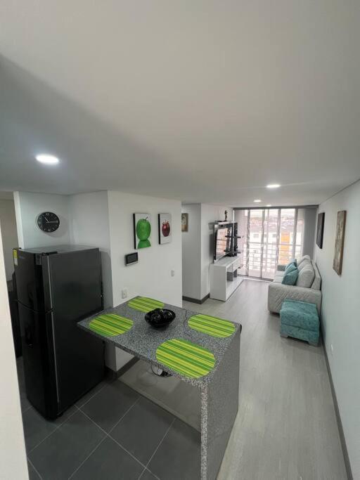 Apartaestudio amoblado, Edificio Avanzzare T1-501