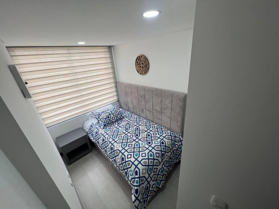 Apartaestudio amoblado, Edificio Avanzzare T1-501