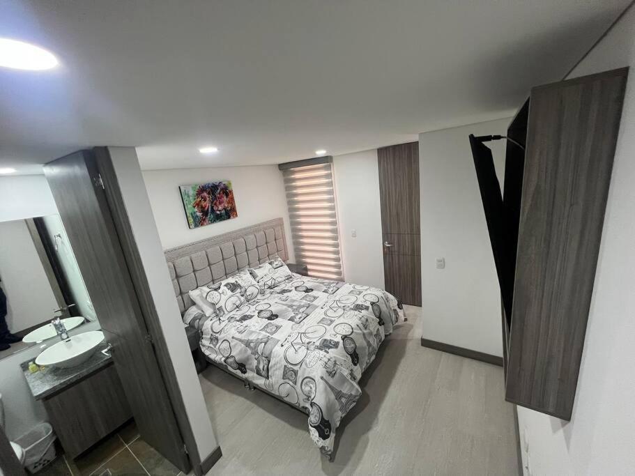 Apartaestudio amoblado, Edificio Avanzzare T1-501