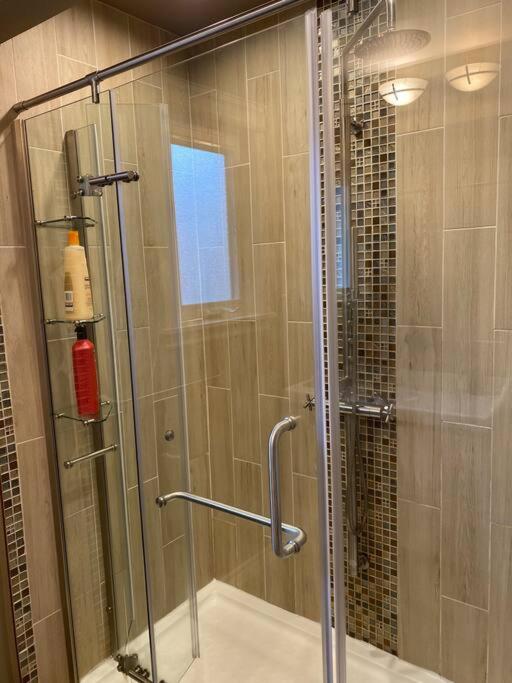 Cosy 5 Bedrooms House in Hearth of Richmond Hill
