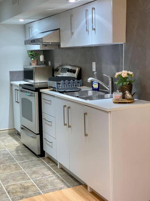 Cosy 5 Bedrooms House in Hearth of Richmond Hill
