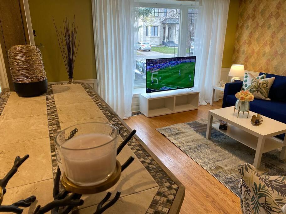 Cosy 5 Bedrooms House in Hearth of Richmond Hill