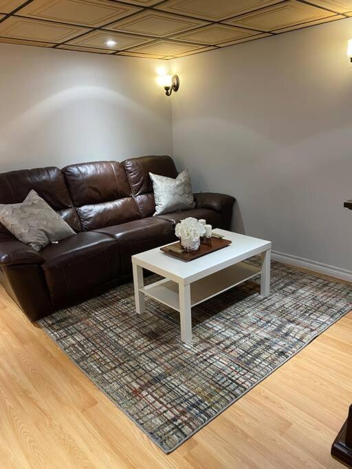 Cosy 5 Bedrooms House in Hearth of Richmond Hill