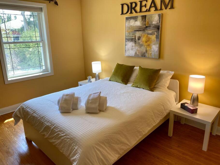 Cosy 5 Bedrooms House in Hearth of Richmond Hill