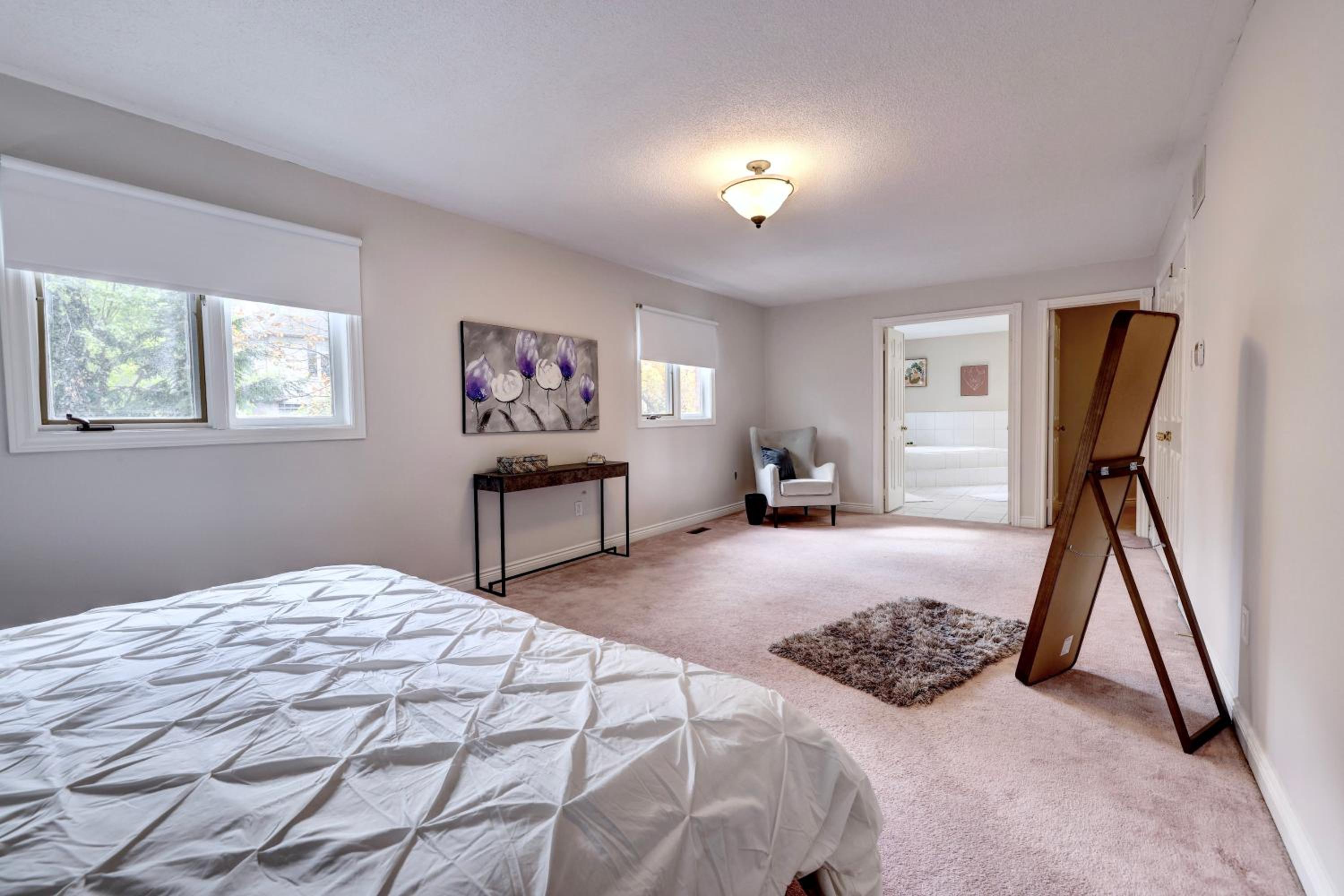 Cheerful 7 bedrooms Villa with Hot tub & Pool.