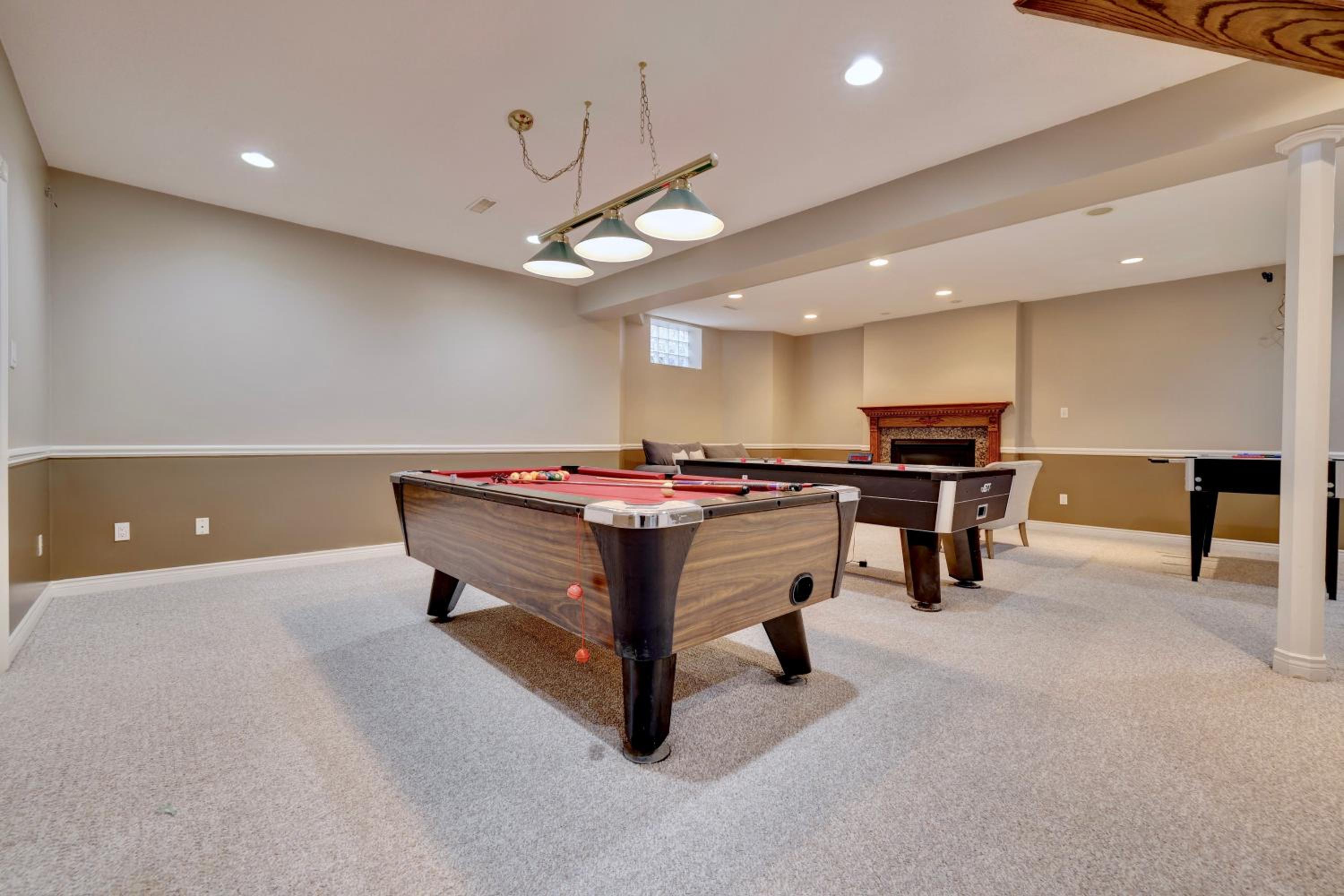 Cheerful 7 bedrooms Villa with Hot tub & Pool.