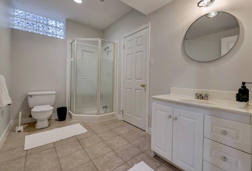 Cheerful 7 bedrooms Villa with Hot tub & Pool.