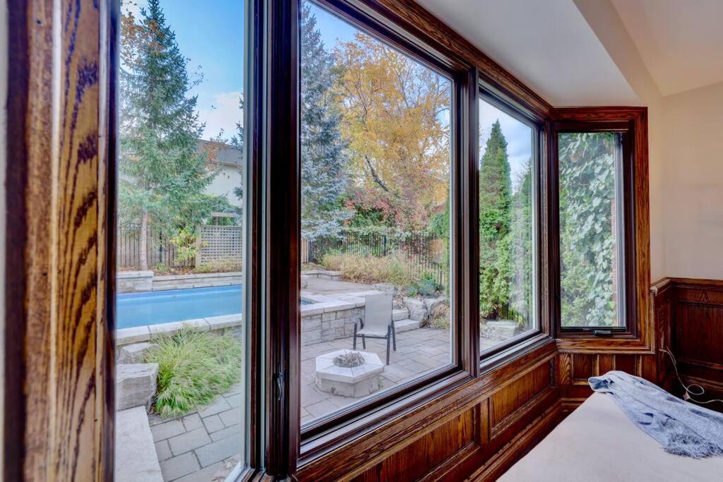Cheerful 7 bedrooms Villa with Hot tub & Pool.