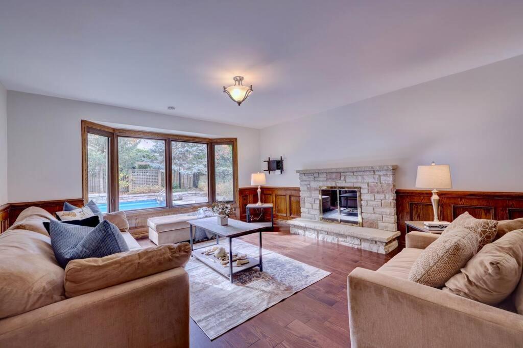 Cheerful 7 bedrooms Villa with Hot tub & Pool.