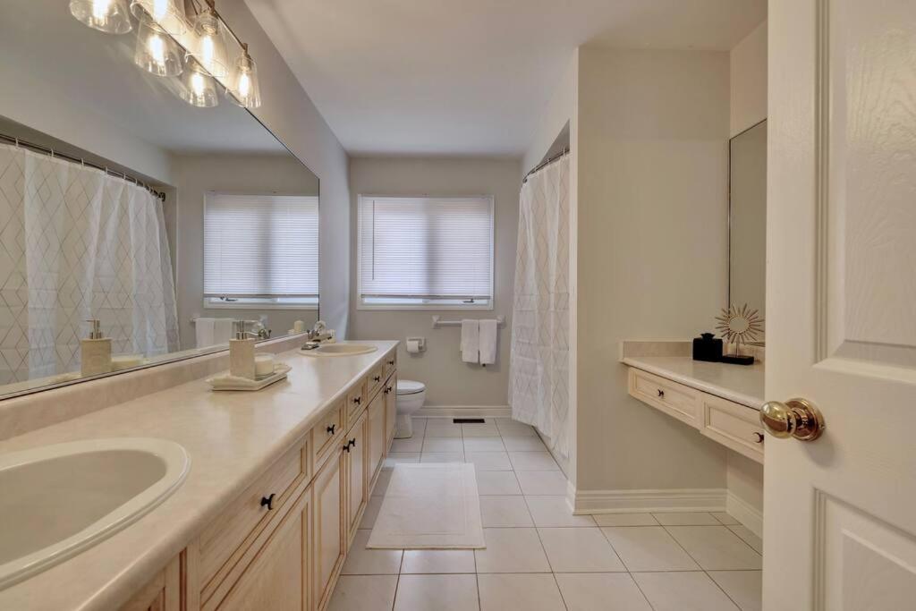 Cheerful 7 bedrooms Villa with Hot tub & Pool.