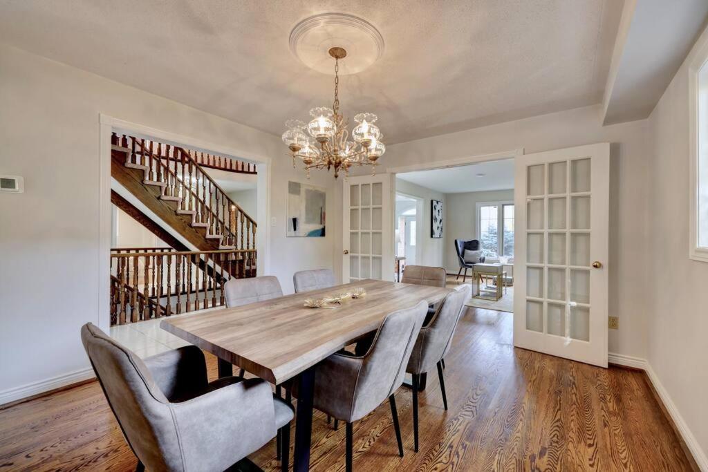 Cheerful 7 bedrooms Villa with Hot tub & Pool.