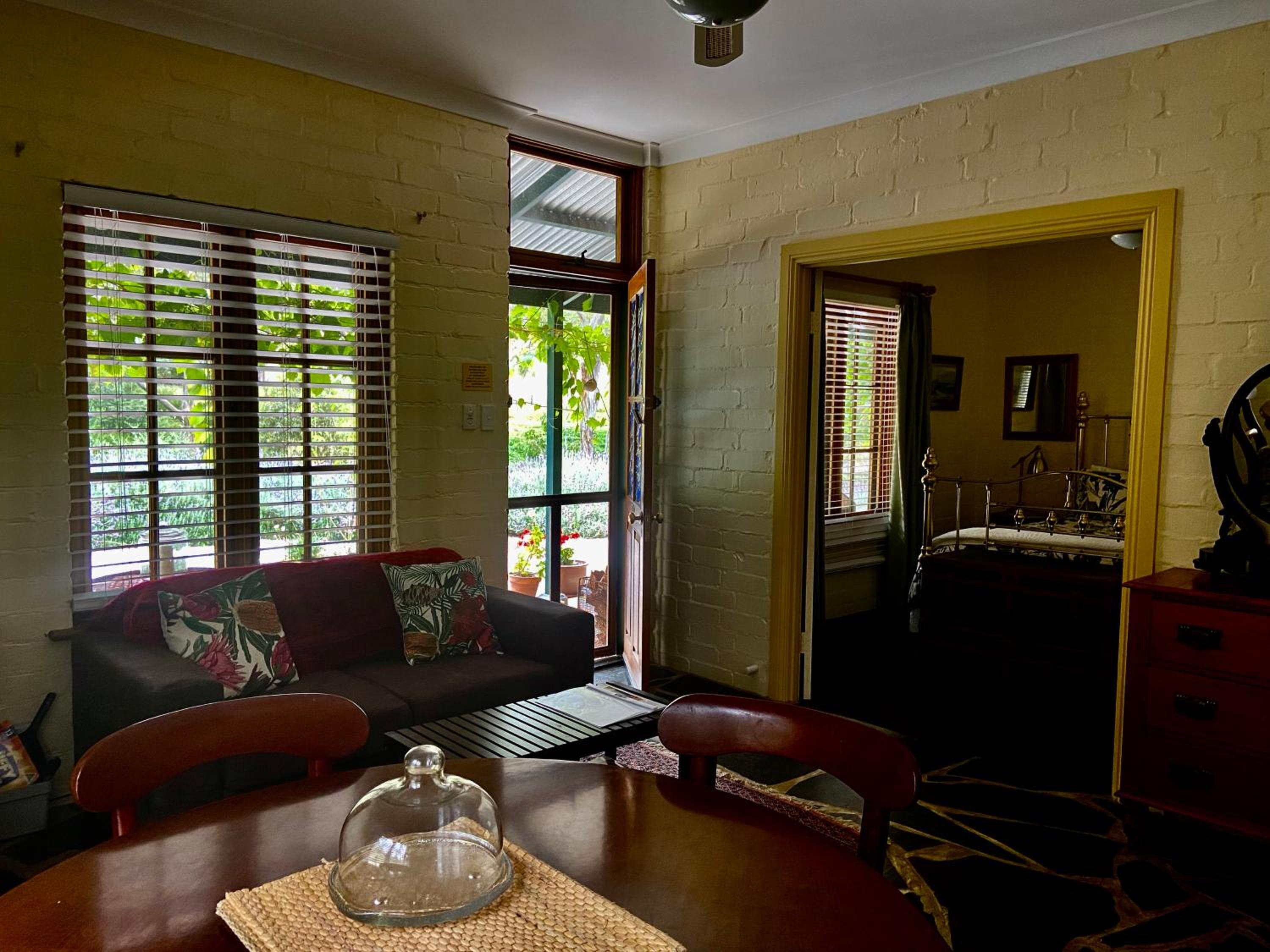 Battunga Cottages