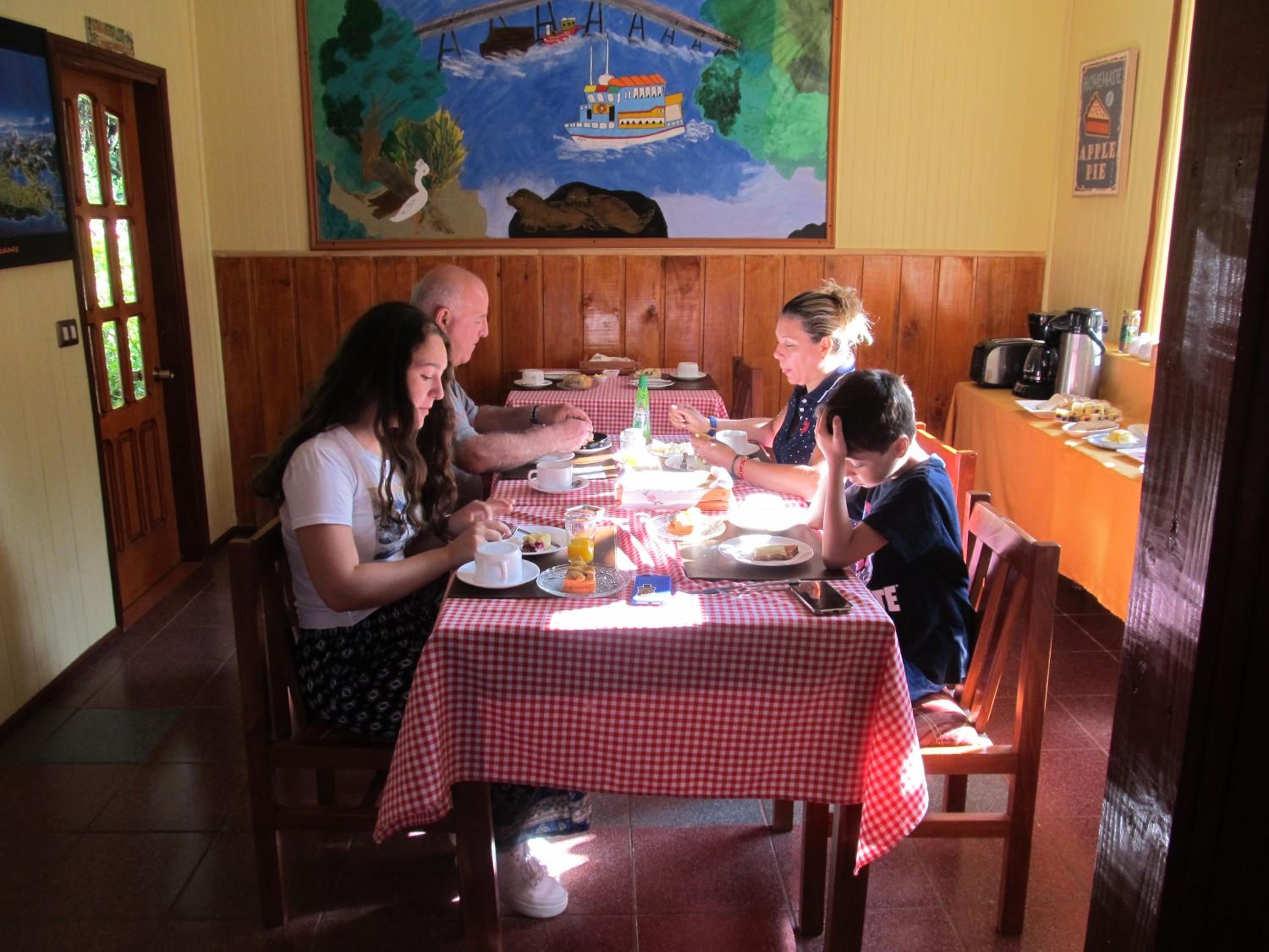 ECOHOSTAL HUELLAS DEL BOSQUE