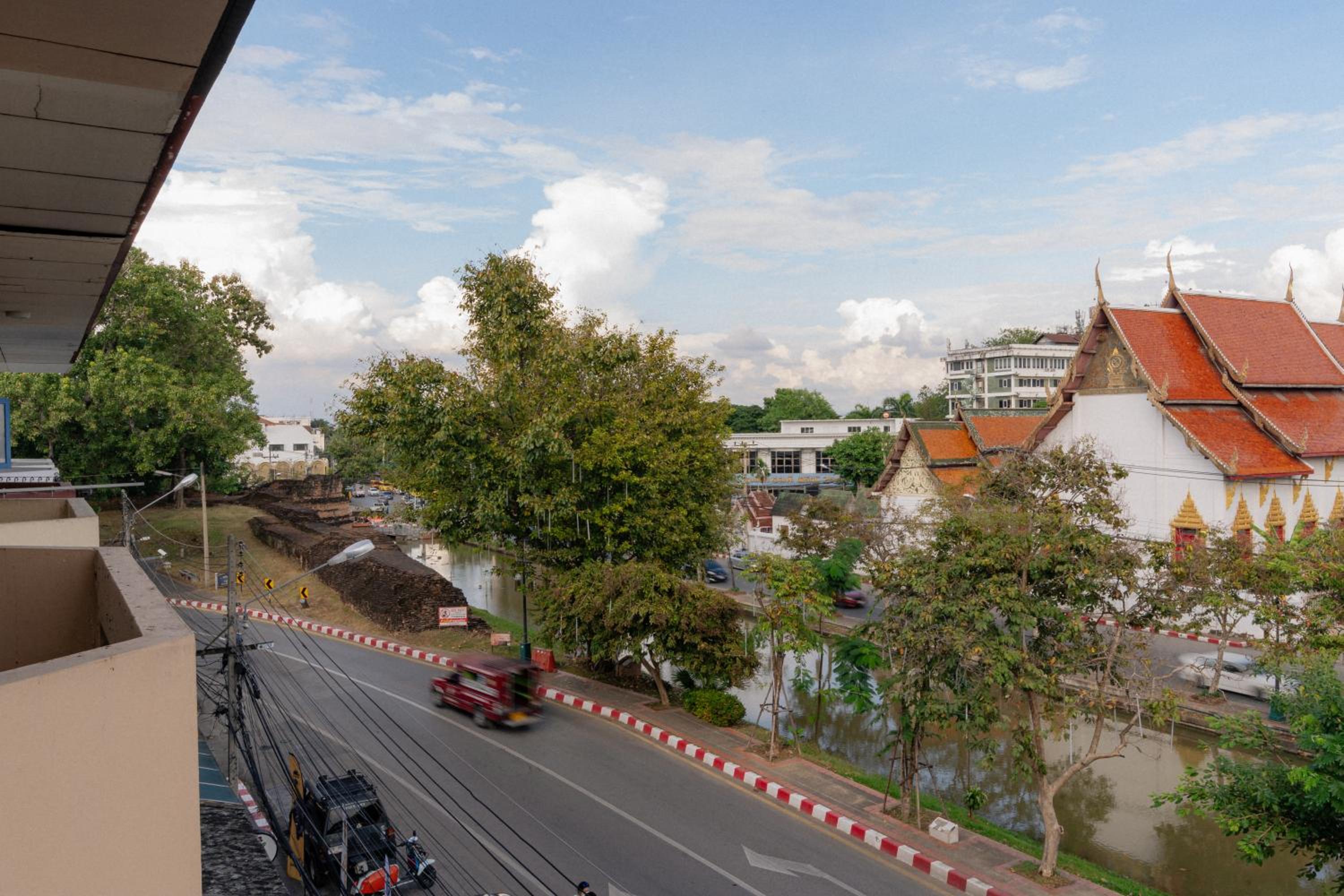 Shapel Hostel and Cafe