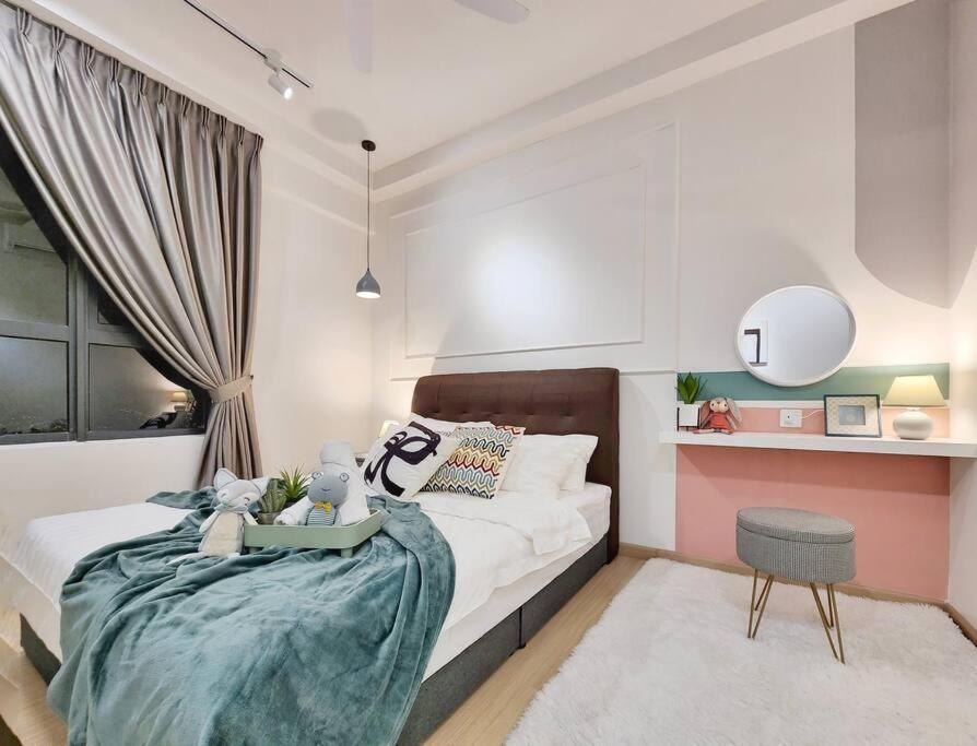 1-7px Klang Bayuemas Staycation Family Lovely Stay Netflix photo 3