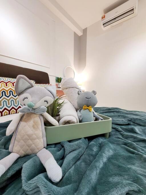 1-7px Klang Bayuemas Staycation Family Lovely Stay Netflix photo 5