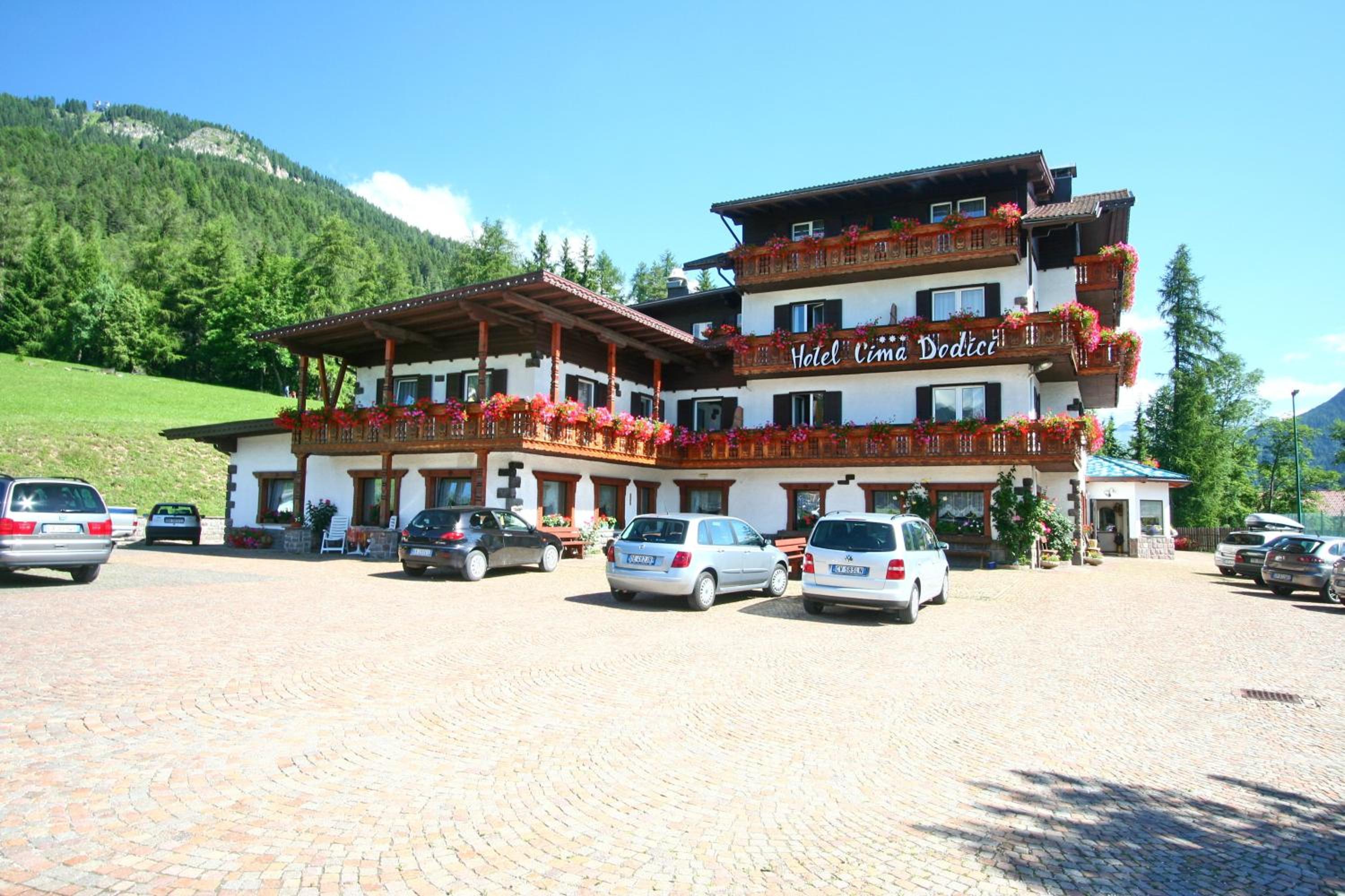 Hotel Cima Dodici view 2