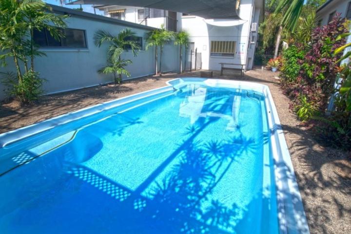 Kirrama 2 Pool across road to beach