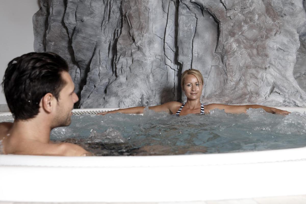 Jacuzzi