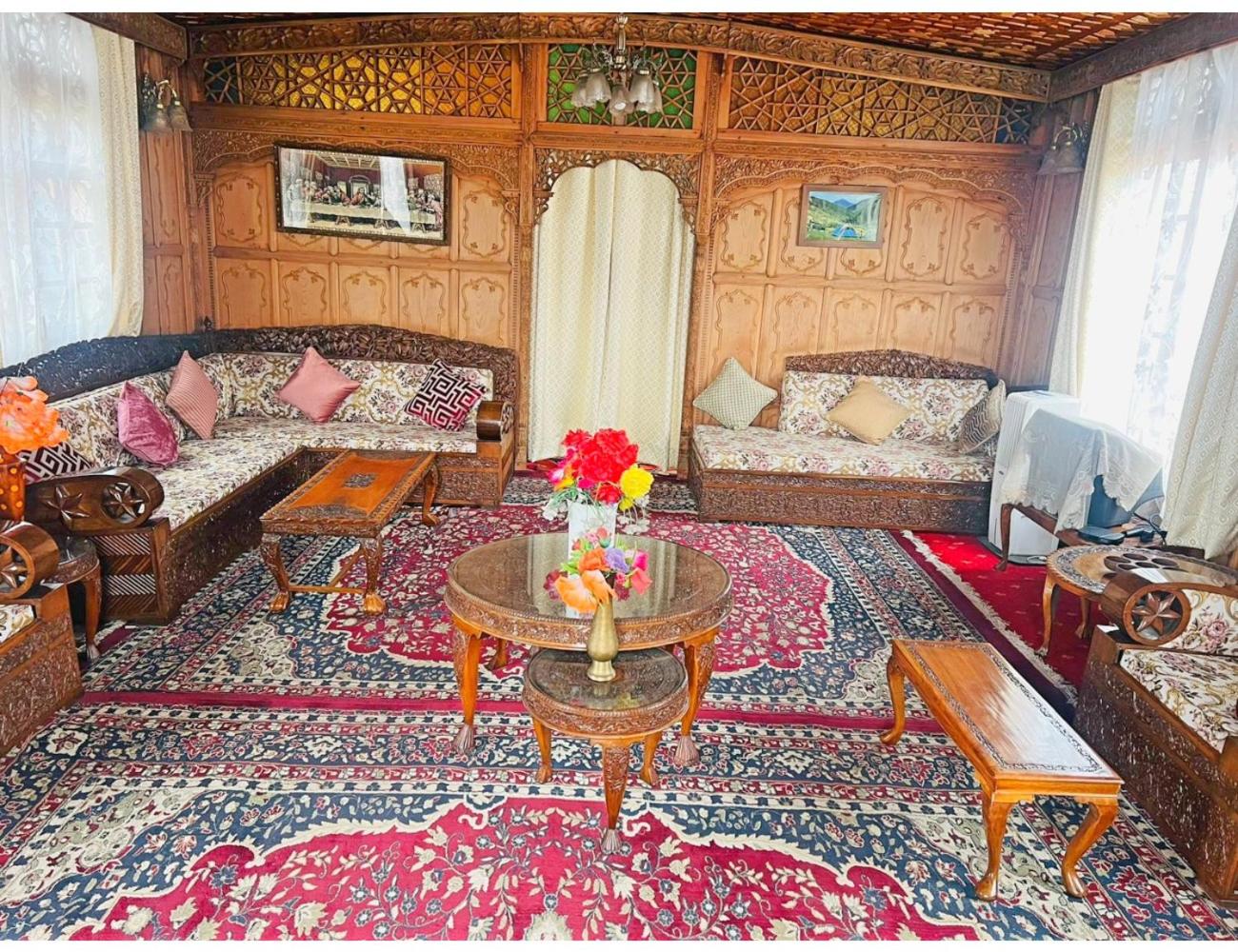 House Boat Shahnama, Dal Lake view 4