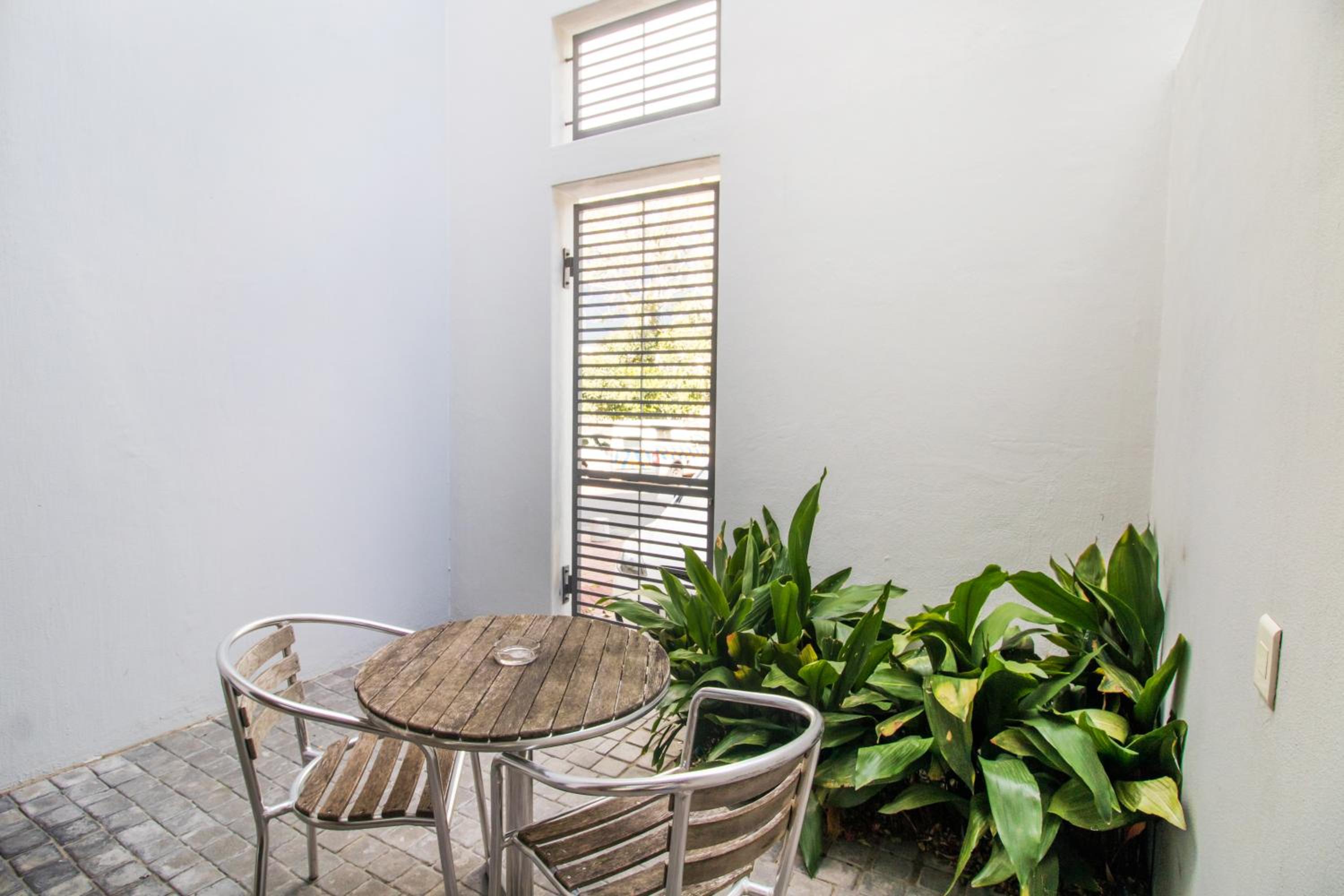 Lovely one bedroom open plan apartment