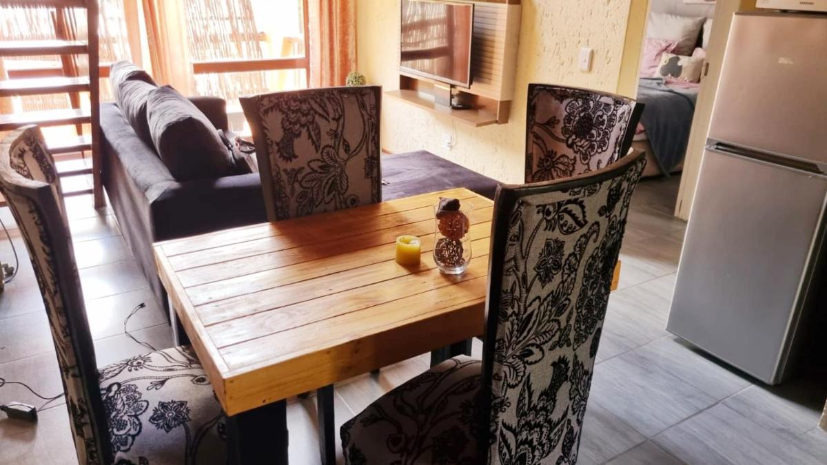 Merry Monte Casino Lodge House in Fourways, Sandton, photo 2 of 17