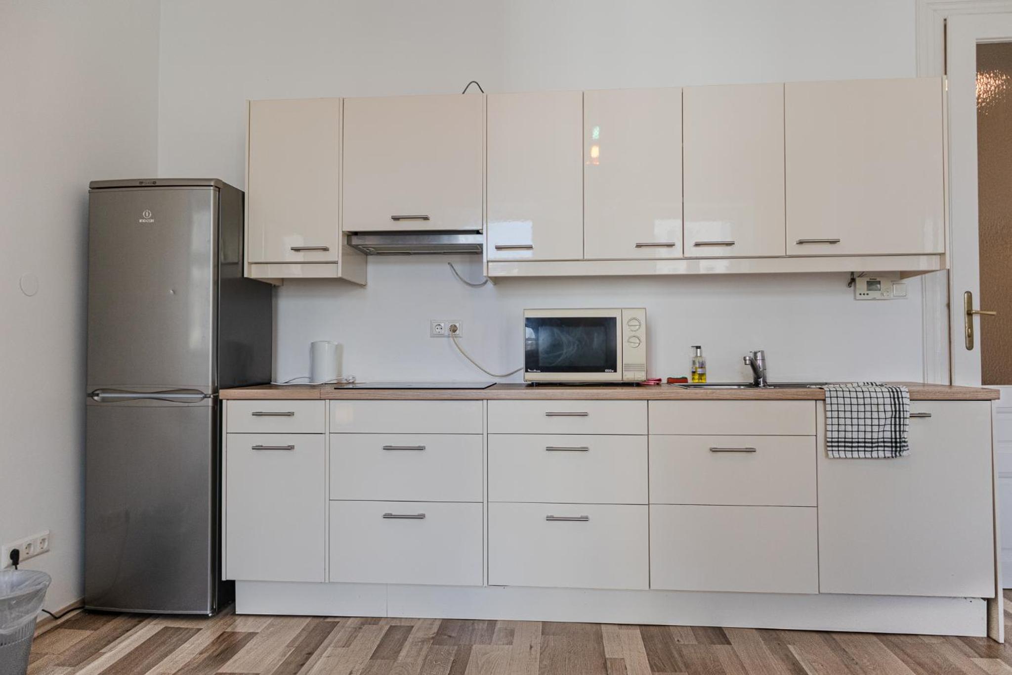 Bright & Stylish, 2 Neighboring Apartments - 4BRs
